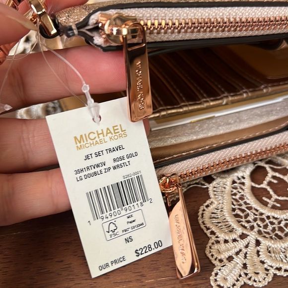 Michael Kors double zipper wallet - Picture 5 of 5